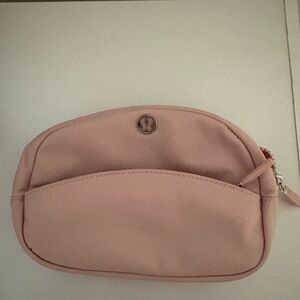 Lululemon city essentials 2L